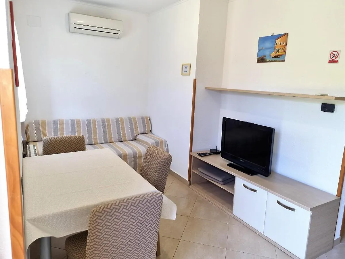 אומאג Apartments Valentina קרואטיה