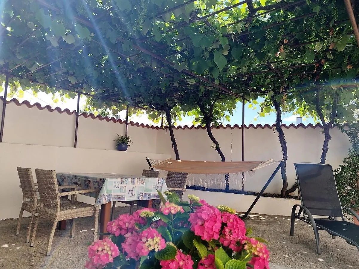 אומאג Apartments Valentina קרואטיה