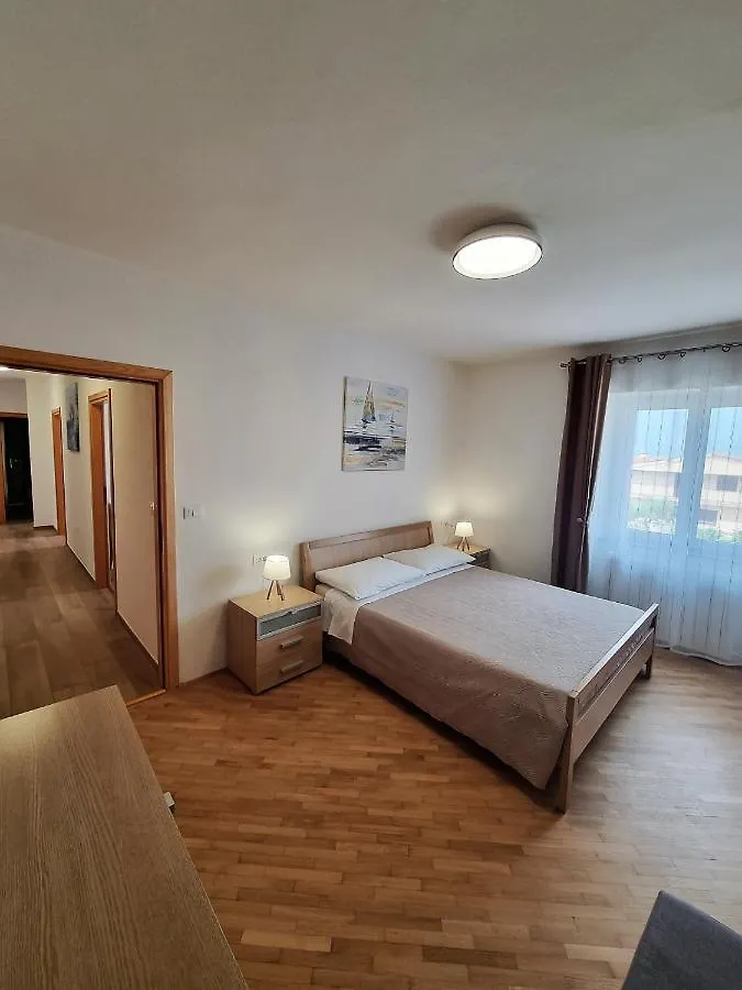 Apartments Valentina Umag 0*,